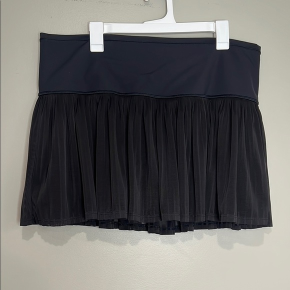 Athleta Dresses & Skirts - Athleta A-Game Mesh Skort 13.5” Black XL Womwns